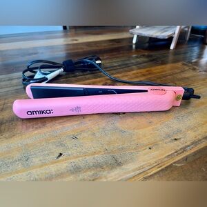 Amika Hair Flat Iron